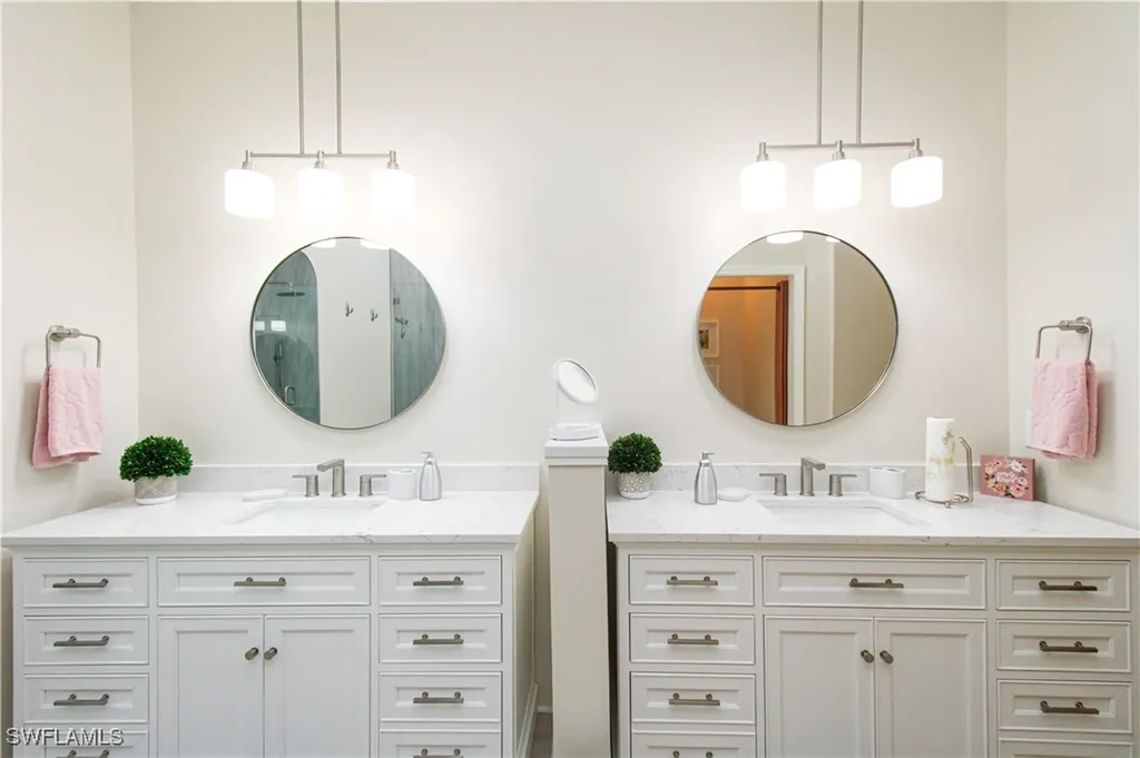 4853 Hampshire Court Naples FL 34112