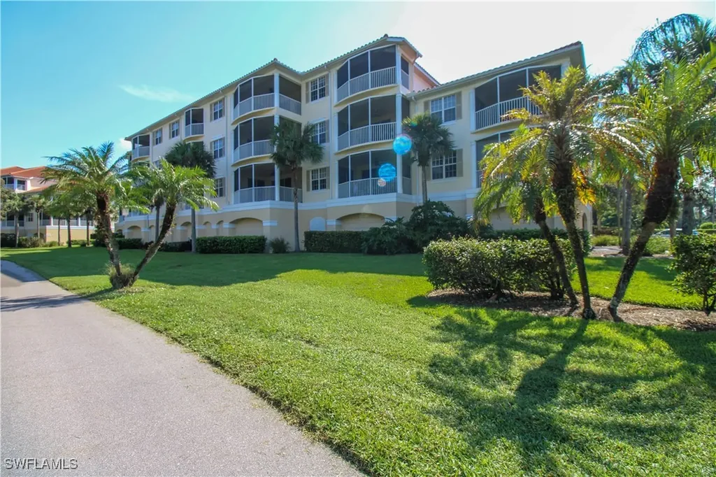 4853 Hampshire Court Naples FL 34112