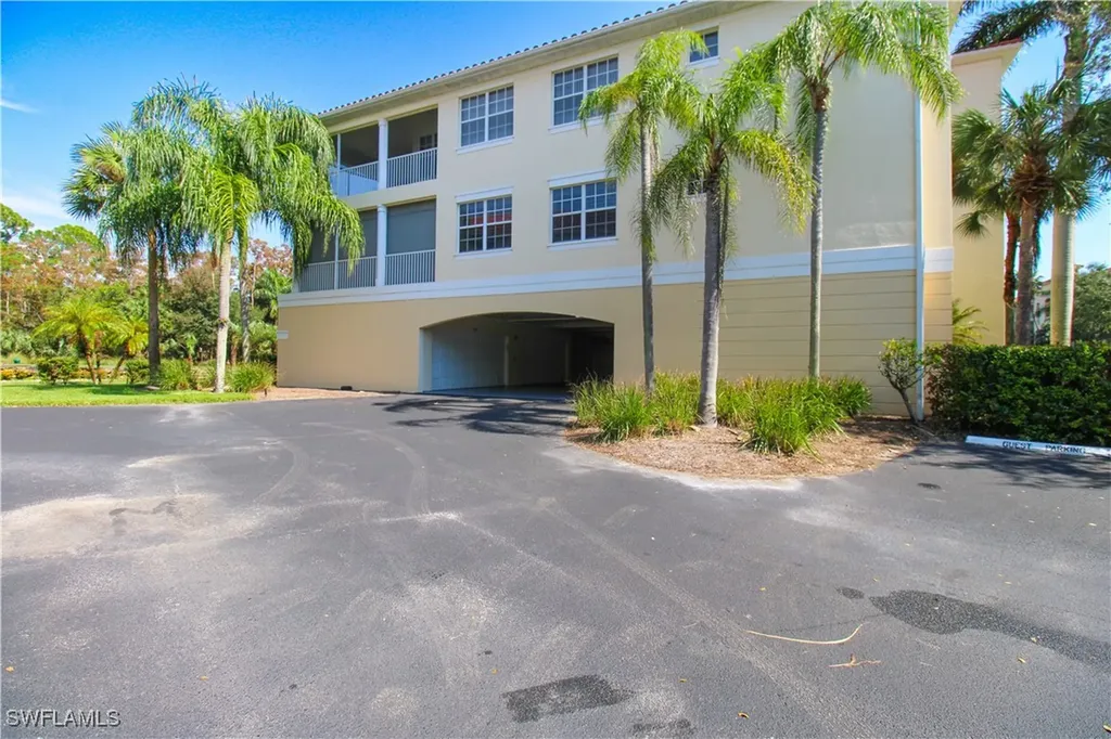 4853 Hampshire Court Naples FL 34112