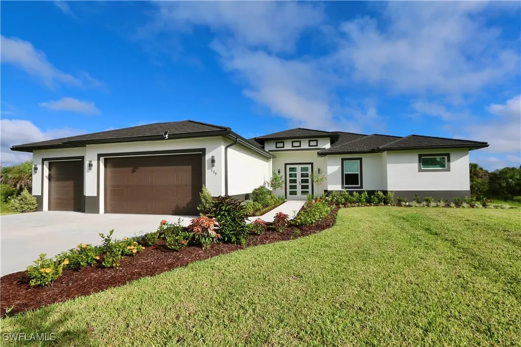 539 37th Avenue NW Naples FL 34120