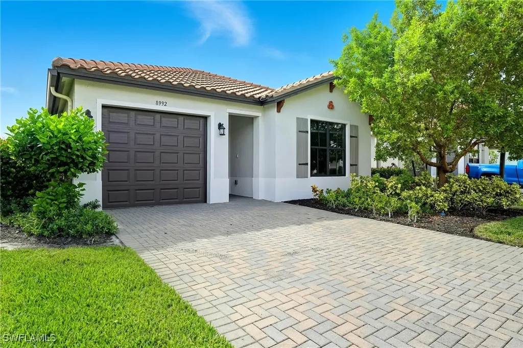 8992 Madrid Circle Naples FL 34104