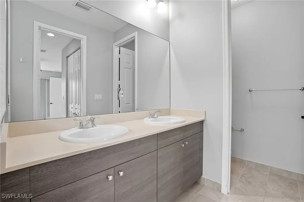 8992 Madrid Circle Naples FL 34104