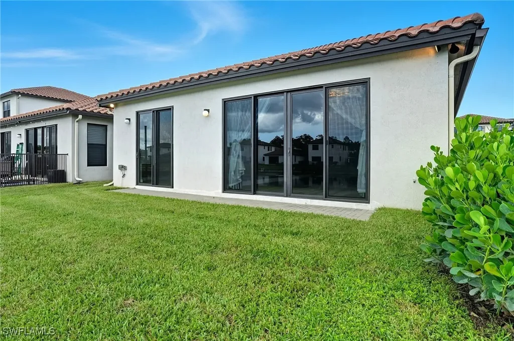 8992 Madrid Circle Naples FL 34104