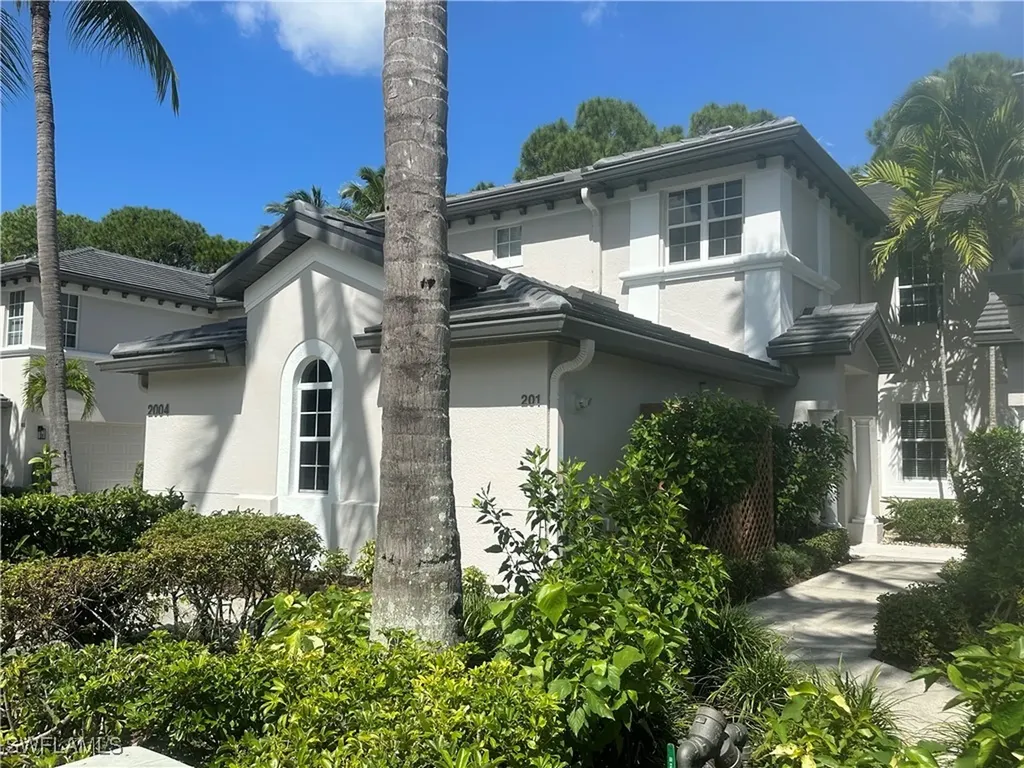 2004 Tarpon Bay Drive N Naples FL 34119