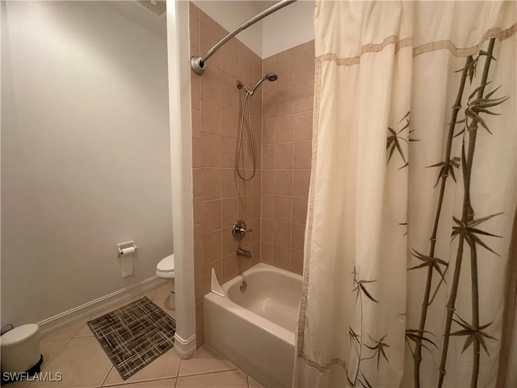 2004 Tarpon Bay Drive N Naples FL 34119
