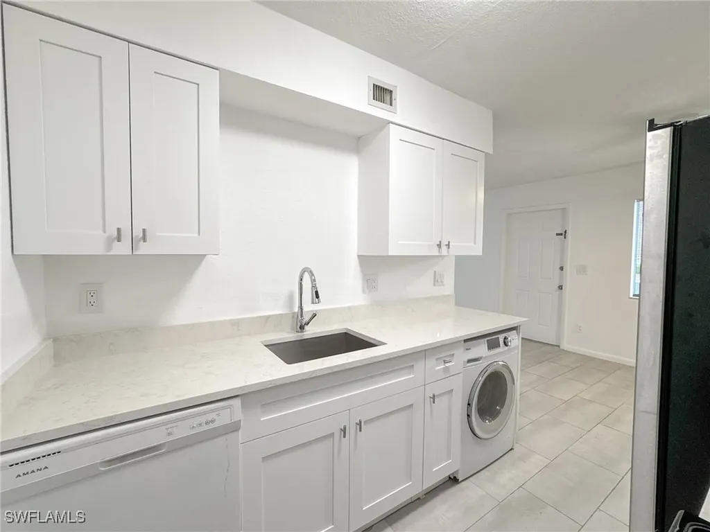 4631 Bayshore Drive Naples FL 34112