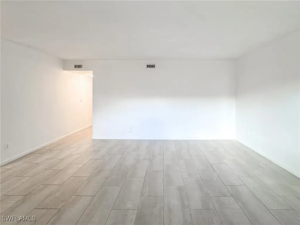 4631 Bayshore Drive Naples FL 34112
