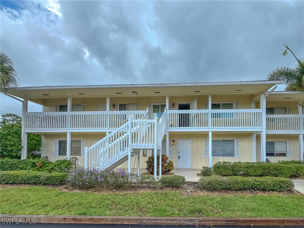 4631 Bayshore Drive Naples FL 34112