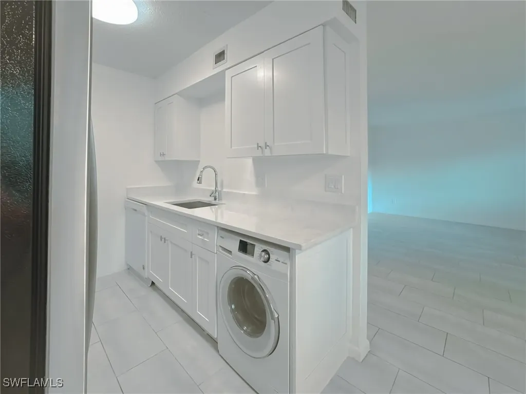 4631 Bayshore Drive Naples FL 34112