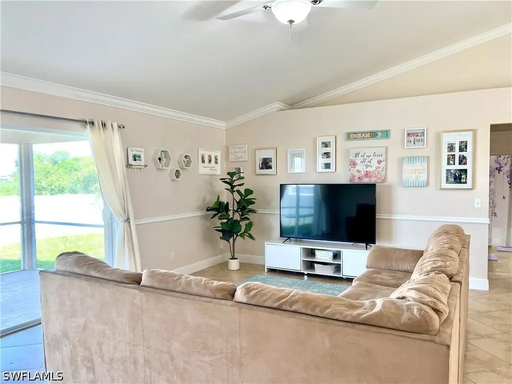 2720 NE 1st Place Cape Coral FL 33909
