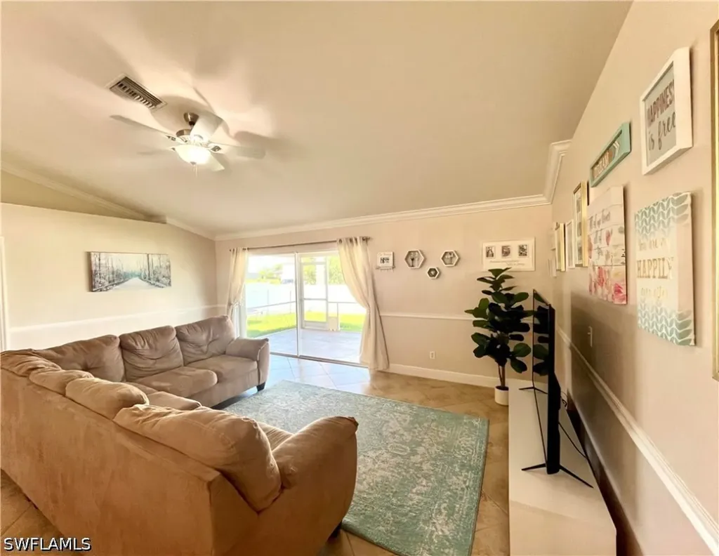 2720 NE 1st Place Cape Coral FL 33909