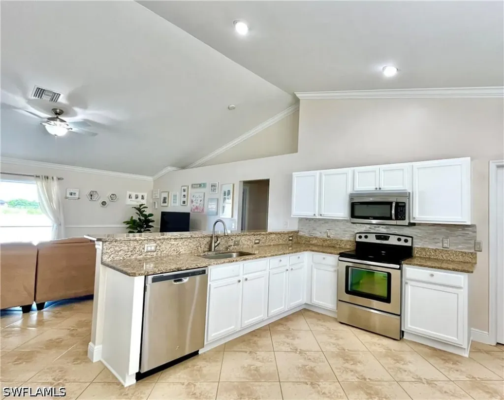 2720 NE 1st Place Cape Coral FL 33909