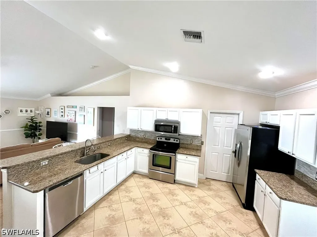 2720 NE 1st Place Cape Coral FL 33909