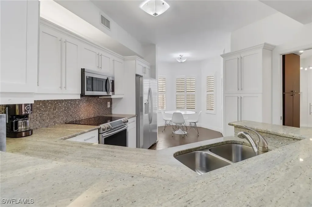 450 Bayfront Place Naples FL 34102