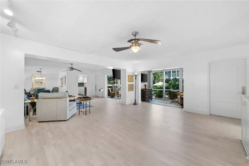 604 7th Avenue S Naples FL 34102