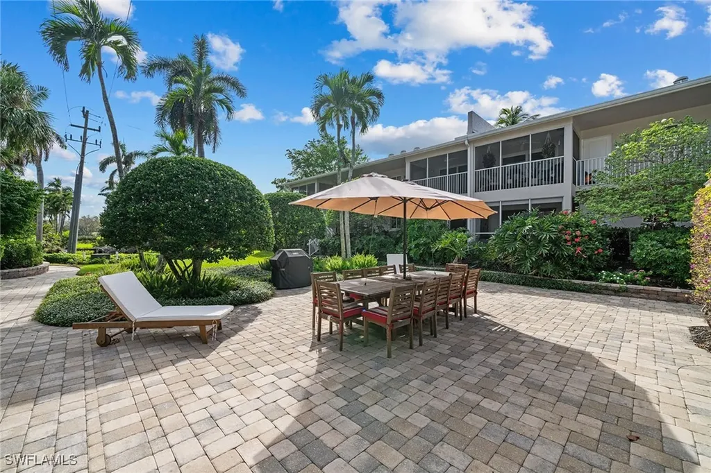 604 7th Avenue S Naples FL 34102