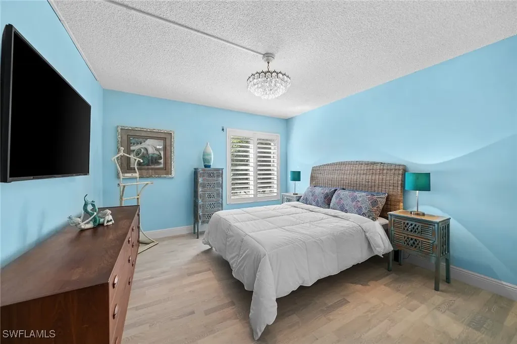 604 7th Avenue S Naples FL 34102