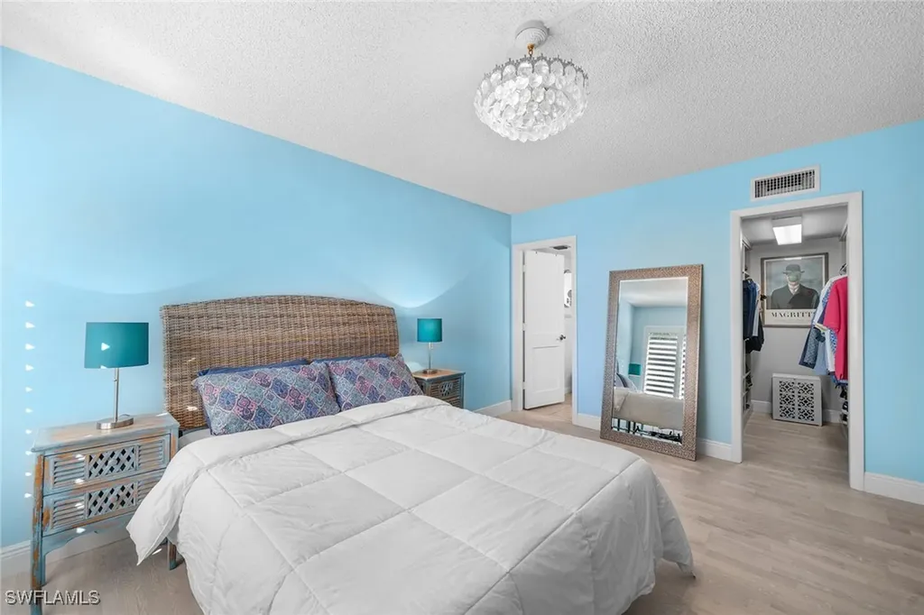 604 7th Avenue S Naples FL 34102