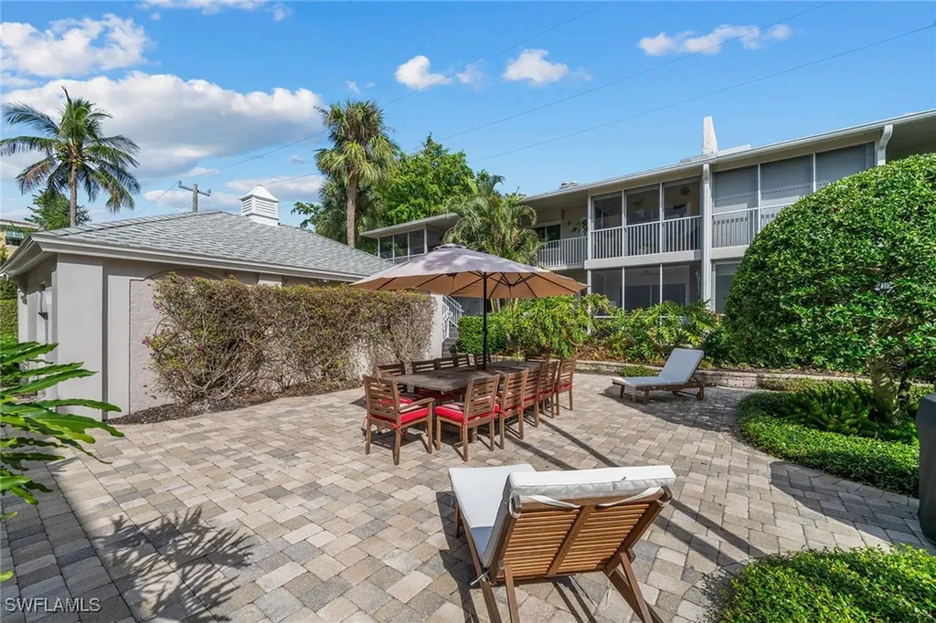 604 7th Avenue S Naples FL 34102