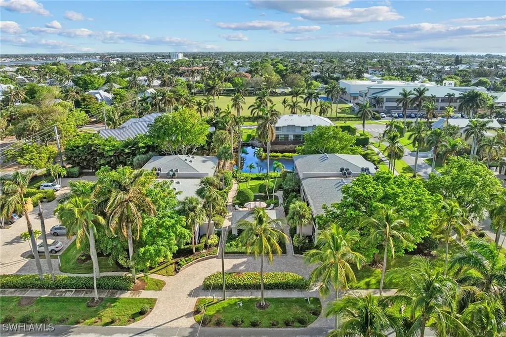 604 7th Avenue S Naples FL 34102