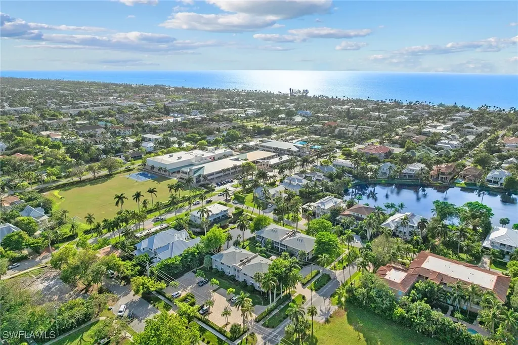 604 7th Avenue S Naples FL 34102
