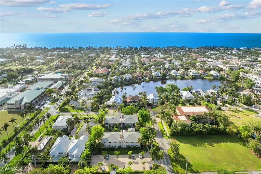 604 7th Avenue S Naples FL 34102