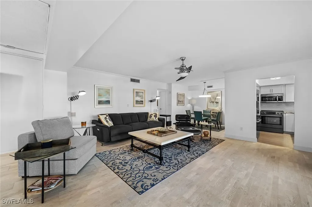 604 7th Avenue S Naples FL 34102
