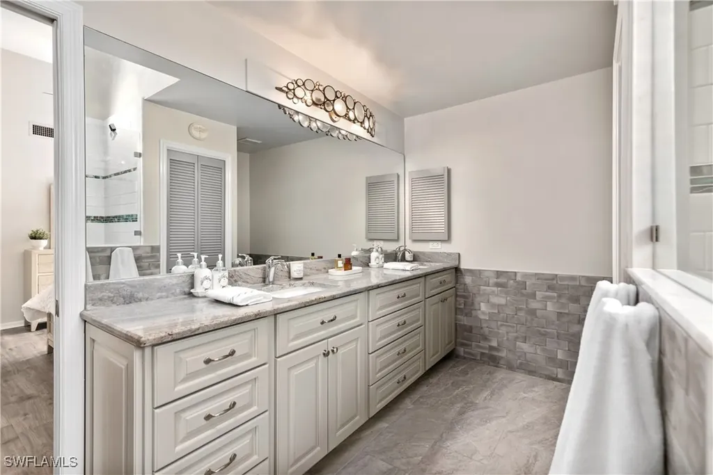 141 Bristol Lane Naples FL 34112