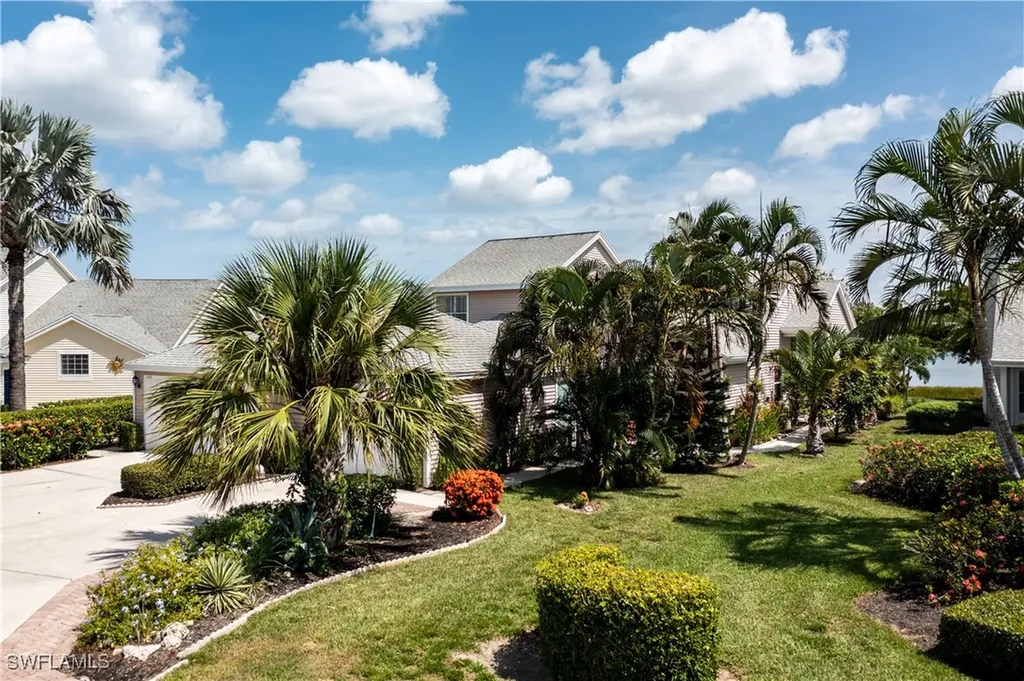 141 Bristol Lane Naples FL 34112