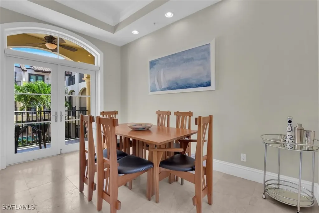 684 10th Avenue S Naples FL 34102
