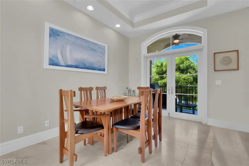 684 10th Avenue S Naples FL 34102