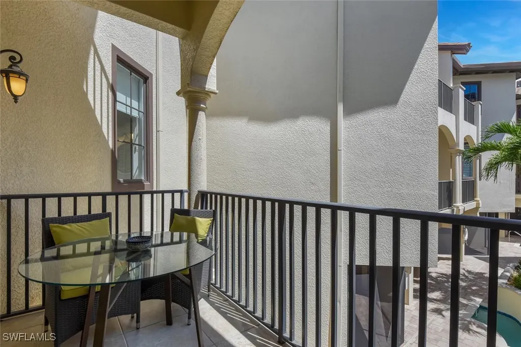 684 10th Avenue S Naples FL 34102