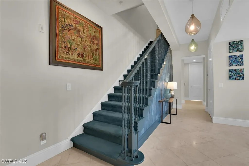 684 10th Avenue S Naples FL 34102