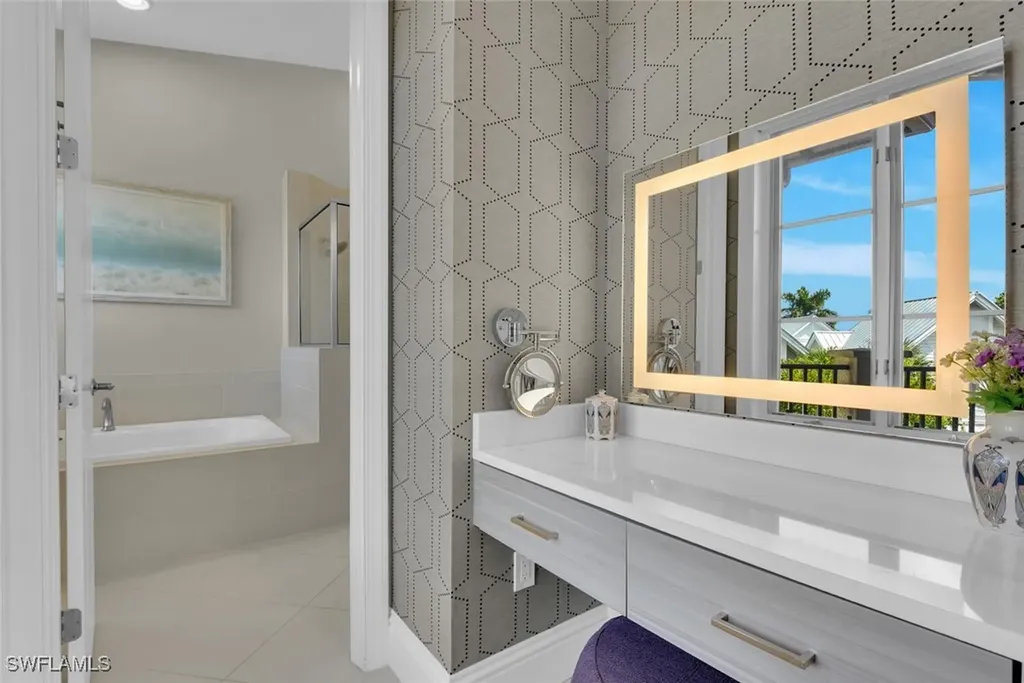 684 10th Avenue S Naples FL 34102