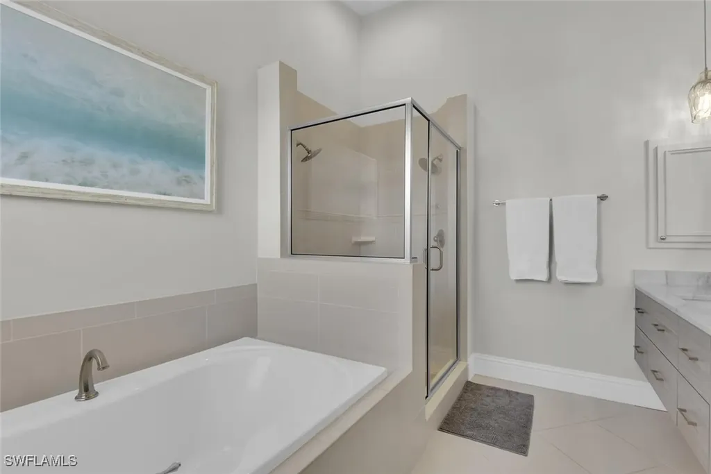 684 10th Avenue S Naples FL 34102