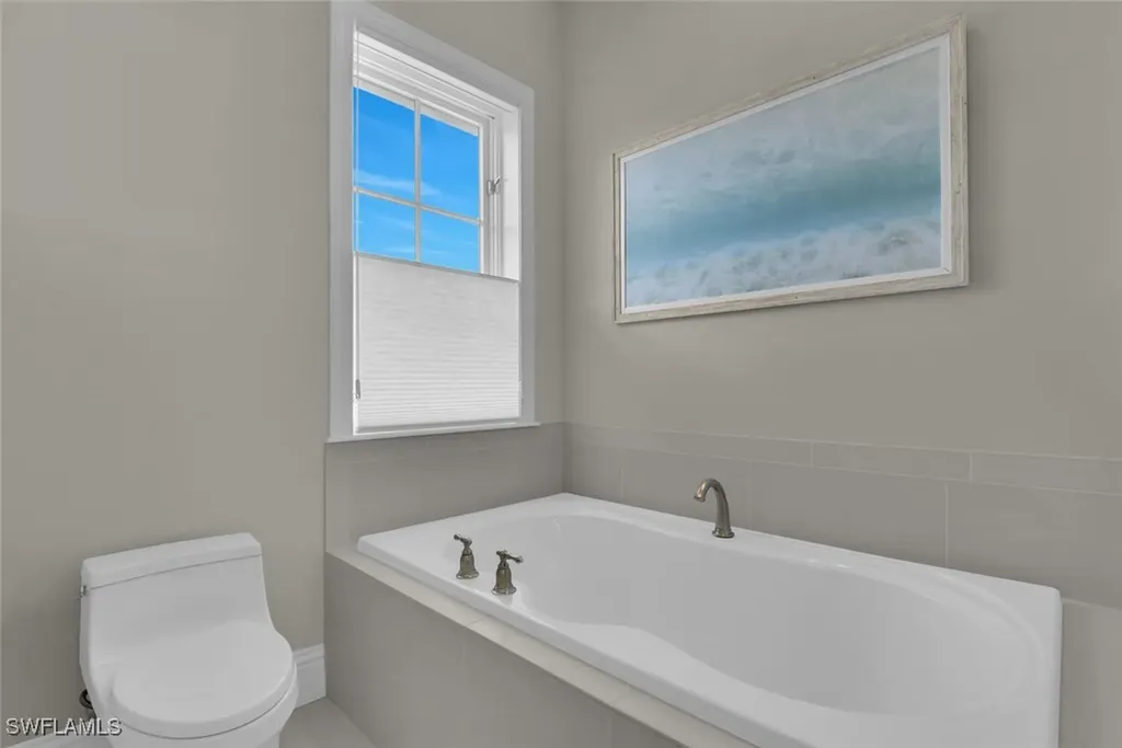 684 10th Avenue S Naples FL 34102