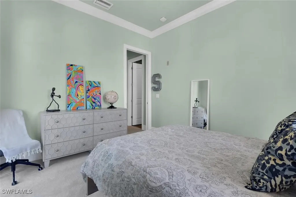684 10th Avenue S Naples FL 34102