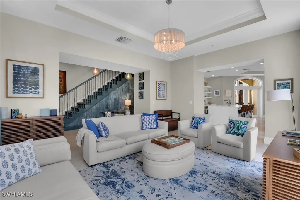 684 10th Avenue S Naples FL 34102