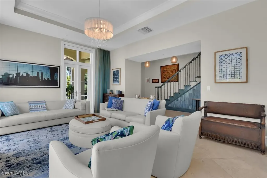 684 10th Avenue S Naples FL 34102