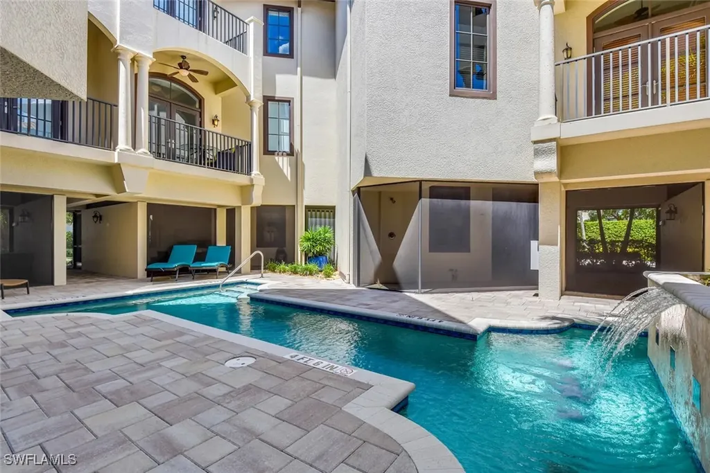 684 10th Avenue S Naples FL 34102