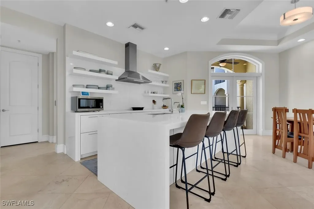 684 10th Avenue S Naples FL 34102