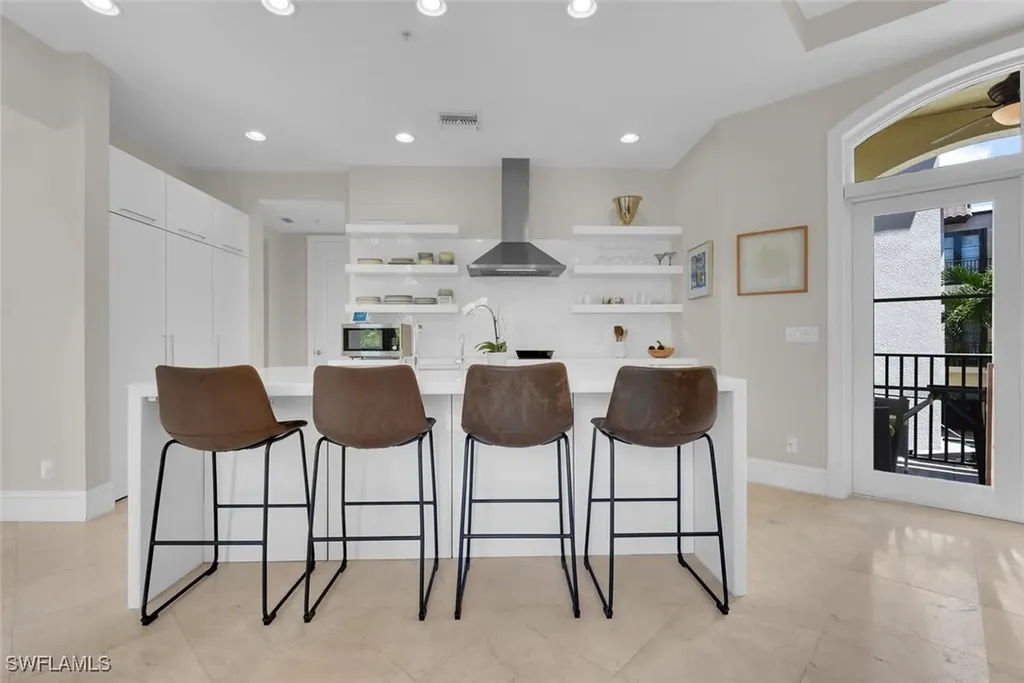 684 10th Avenue S Naples FL 34102