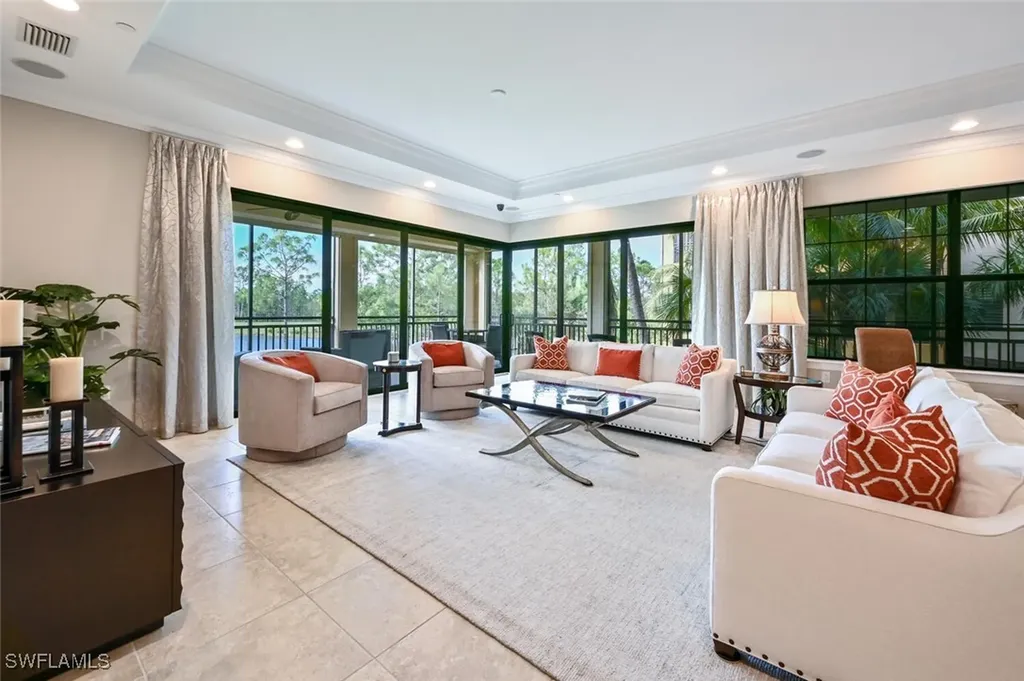 2764 Tiburon Boulevard E Naples FL 34109