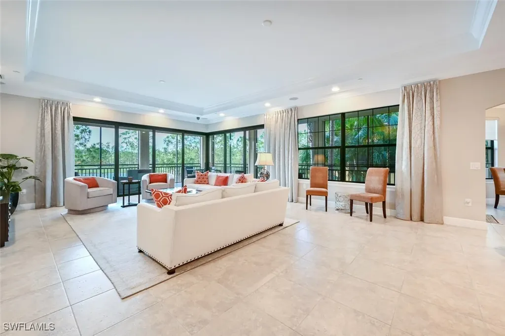 2764 Tiburon Boulevard E Naples FL 34109