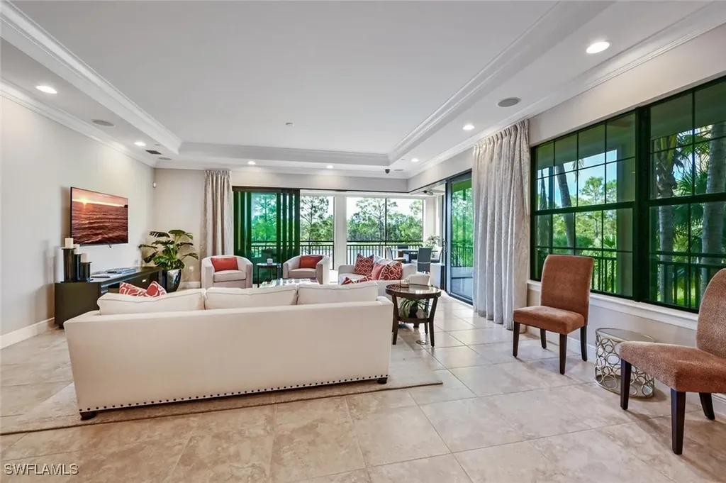 2764 Tiburon Boulevard E Naples FL 34109