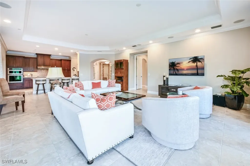2764 Tiburon Boulevard E Naples FL 34109