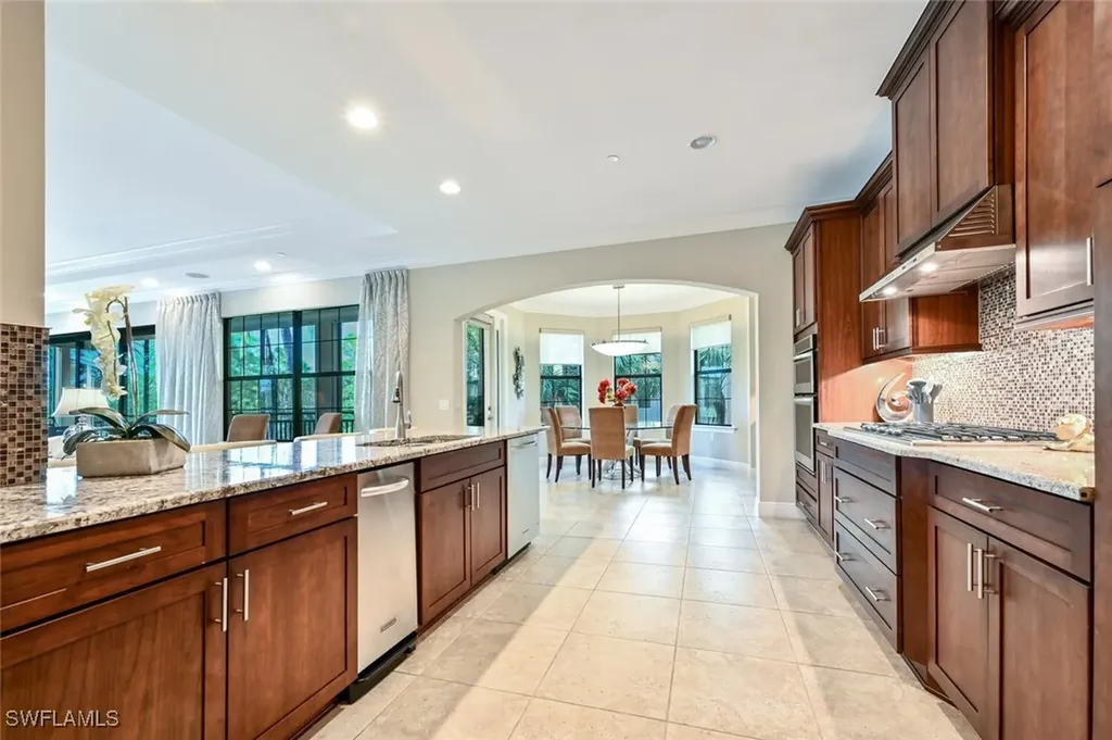 2764 Tiburon Boulevard E Naples FL 34109