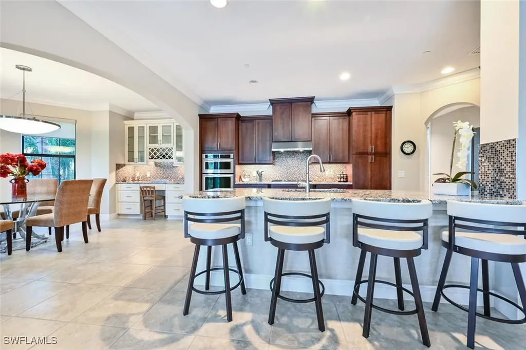 2764 Tiburon Boulevard E Naples FL 34109