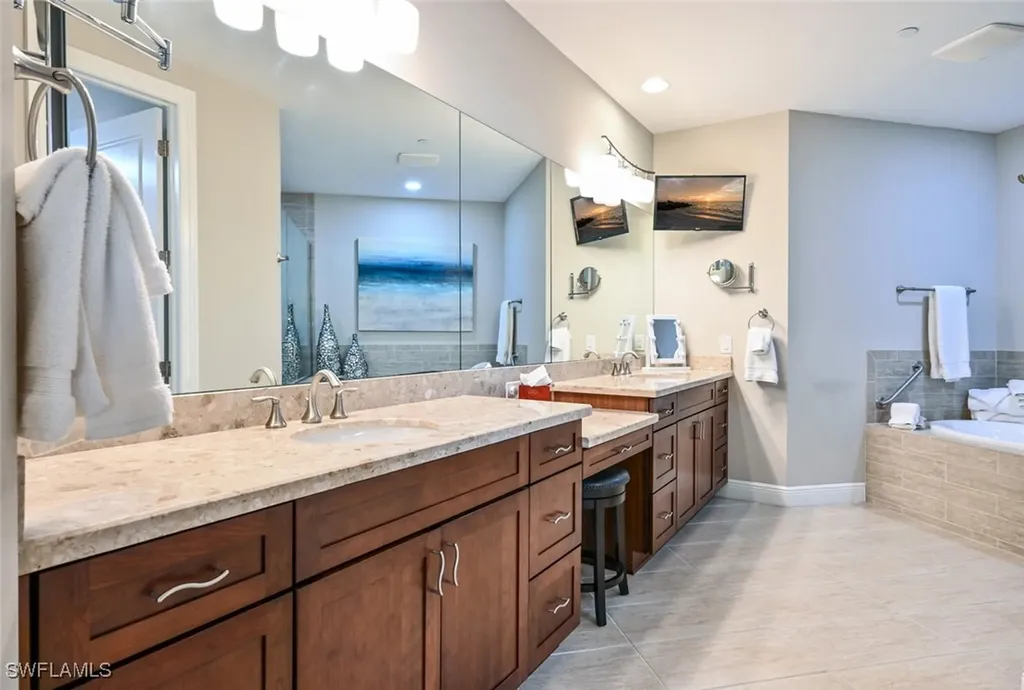 2764 Tiburon Boulevard E Naples FL 34109