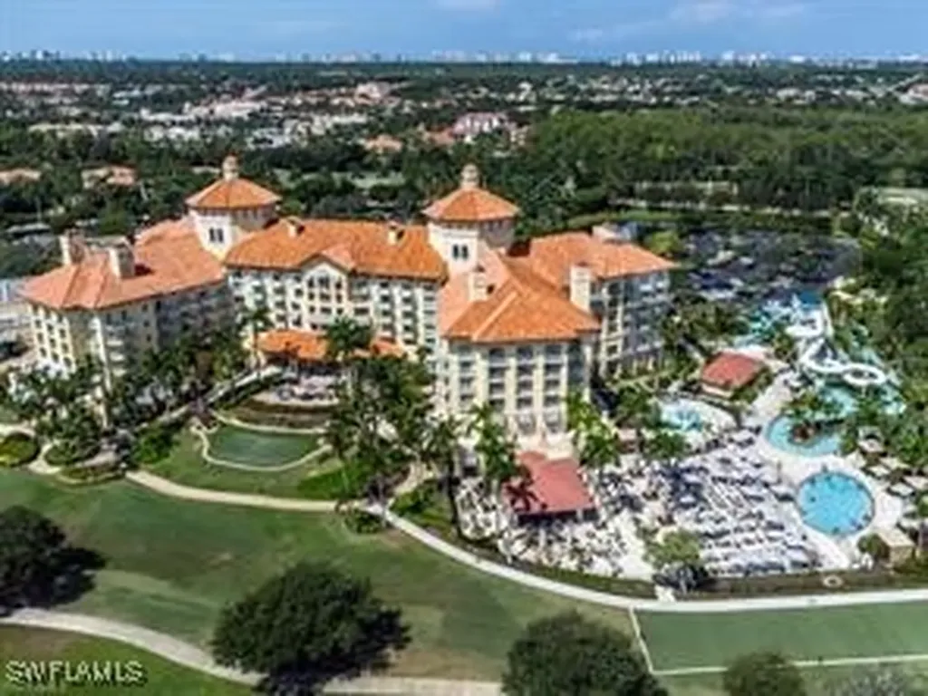 2764 Tiburon Boulevard E Naples FL 34109